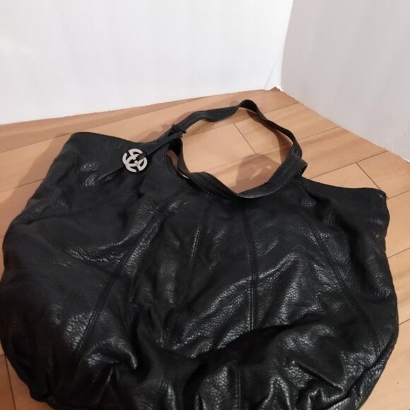 Marc Ecko: Large black roomy shoulder bag. Part of the red collection. - Picture 1 of 3